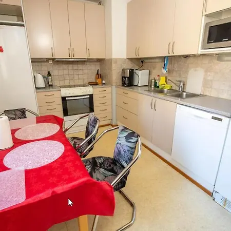 Kotimajoitukset Dor Private W/ Balcony In Calm Shared Space