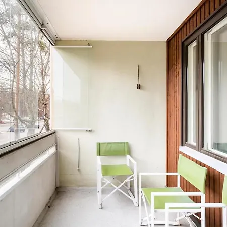 Dor Private W/ Balcony In Calm Shared Space
